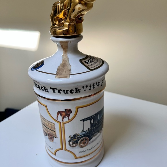 Mack Trucks Vintage Ceramic Wild Turkey Decanter with Gold Bulldog Topper - Picture 4 of 15